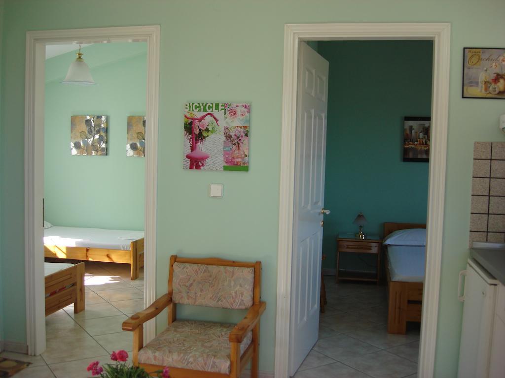 Villa Melina 1 Kínira Szoba fotó